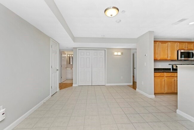 Building Photo - 260 Main St