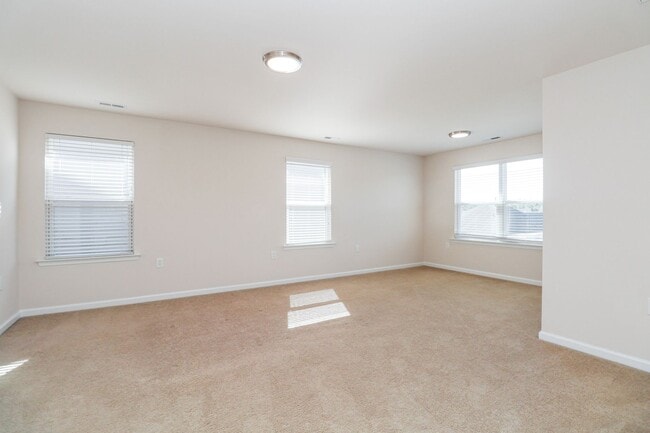 Building Photo - Stunning 4BD, 3BA Cary Home in Prime Locat...