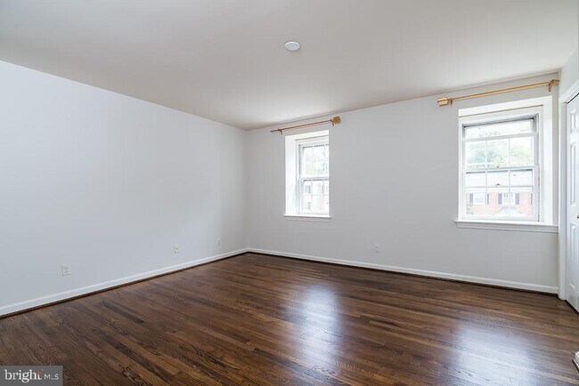 Building Photo - 3500 Hamlet Pl