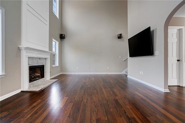 Building Photo - 1620 Grand Jct