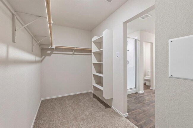 Building Photo - 280 Granary Dr