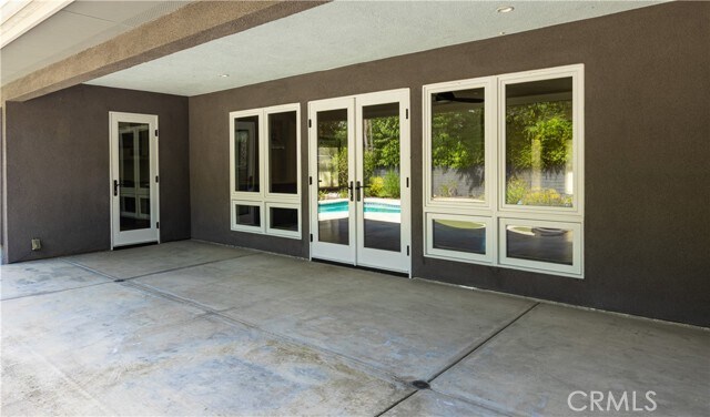 Building Photo - 933 W Riviera Dr