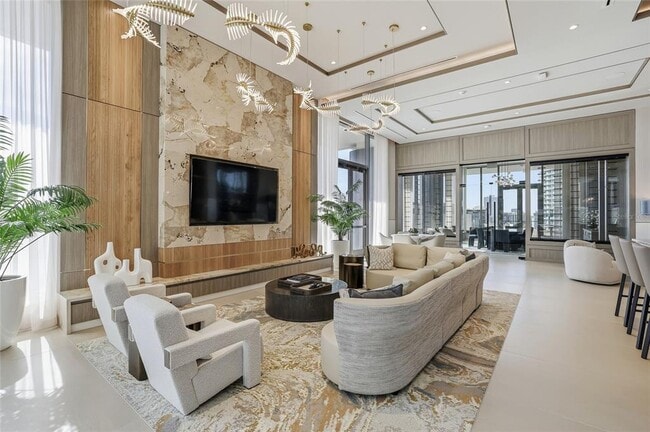 Building Photo - 275 1st Ave S