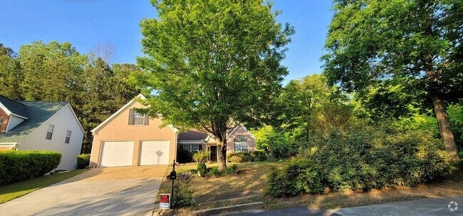 Building Photo - 5548 Silver Springs Dr