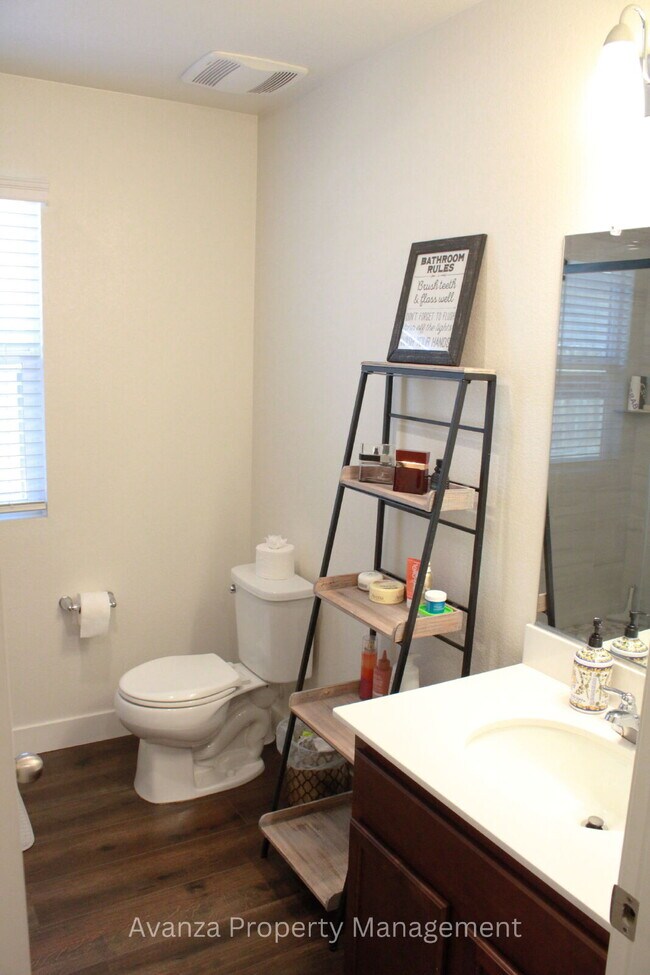 Building Photo - Home for Rent 6857 E. Cetti Ave Fresno, CA 93727