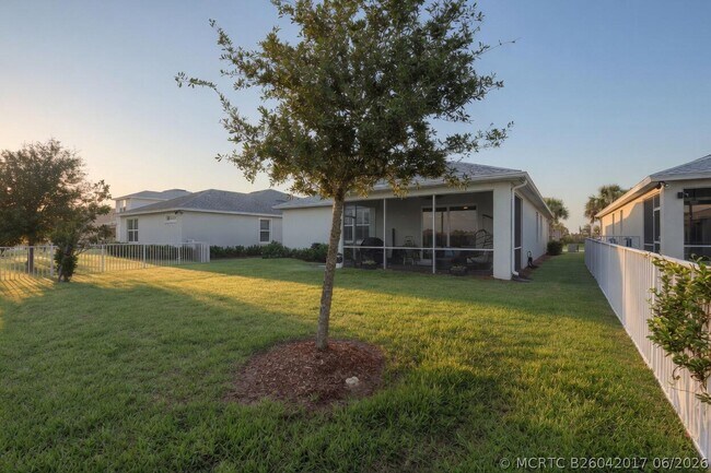 Building Photo - 10430 SW Captiva Dr