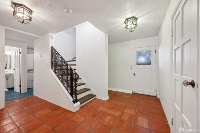 Building Photo - 3320 Baker St