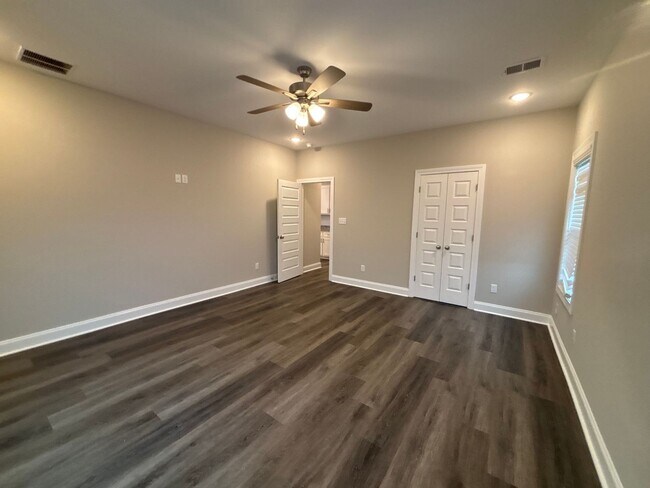 Building Photo - 9691 Jackson Run Ln