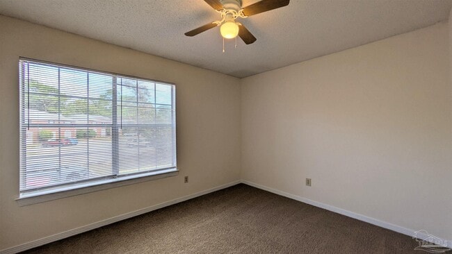 Building Photo - 3041 Belle Meade Dr