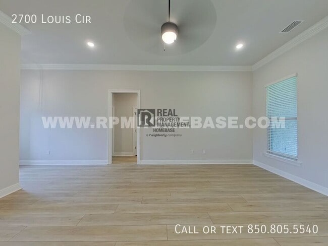 Building Photo - 2700 Louis Cir