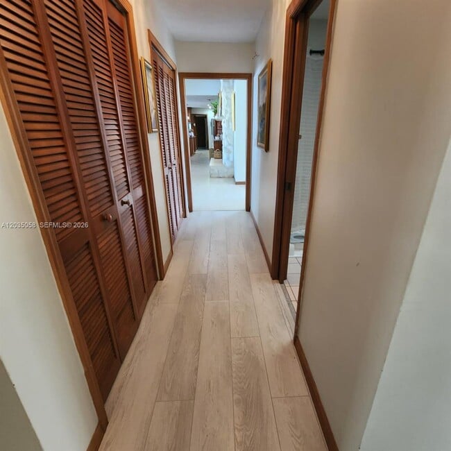 Building Photo - 6101 Palmetto Dr