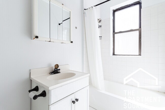 Building Photo - 3823.5 N Fremont St