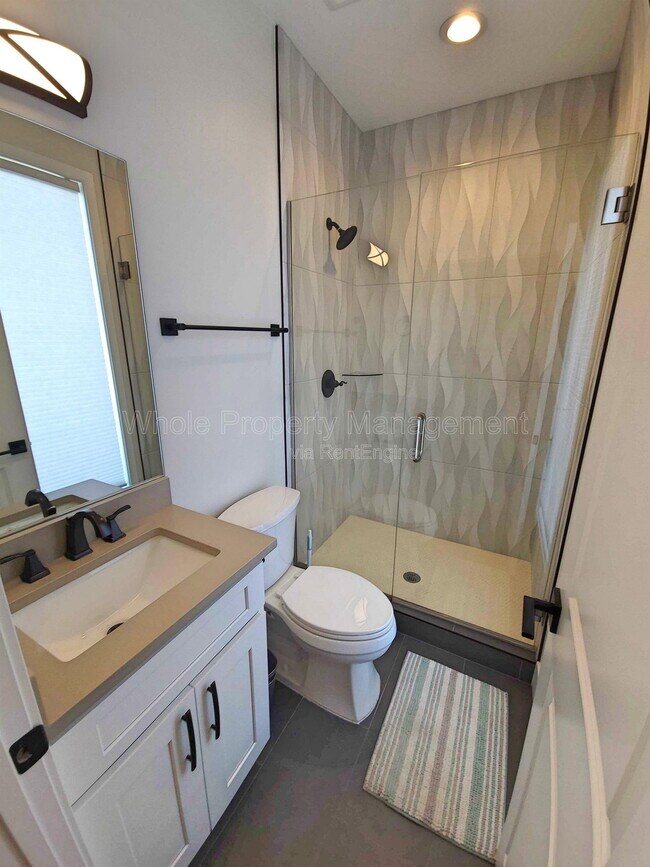 Building Photo - 3303 Navajo St