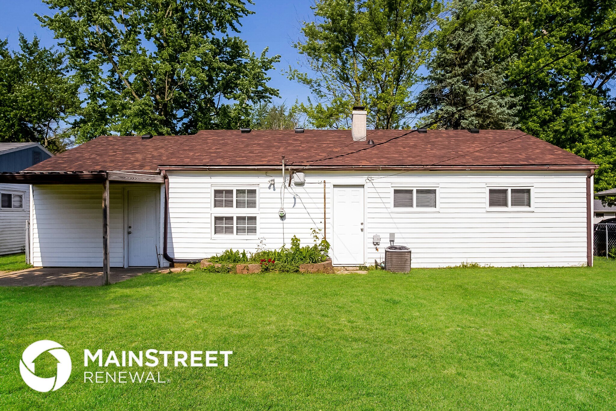 Building Photo - 4851 N Kenyon Dr