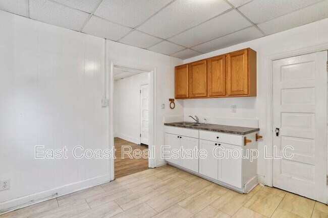 Building Photo - 207 N Mulberry St