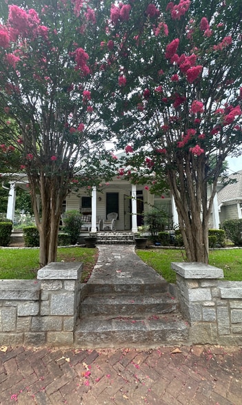 Building Photo - 296 Alaska Ave NE