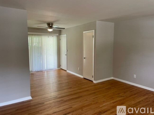 Building Photo - 3 Bedroom 2 Bathroom House In Cincinnati W...