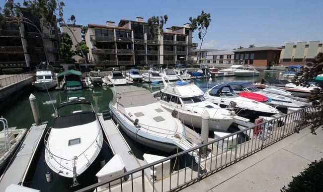 Building Photo - 9125 Marina Pacifica Dr