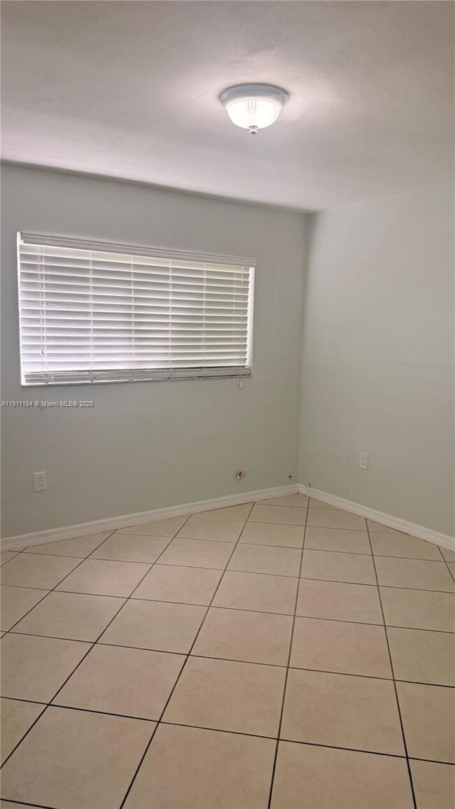 Building Photo - 7430 Miami Lakes Dr