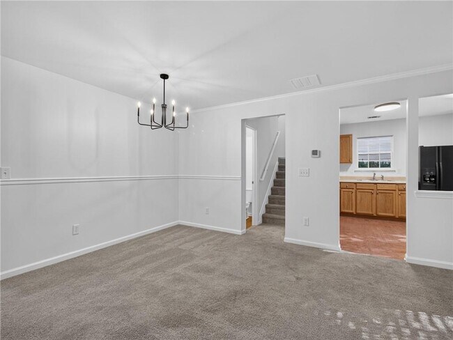 Building Photo - 2820 Mayfair Dr