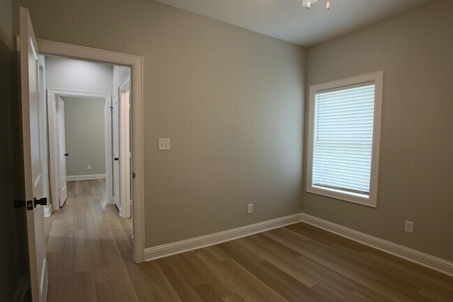 Building Photo - Coming Soon! 3 Bed 2 Bath Town Home in Tyler, Tx!