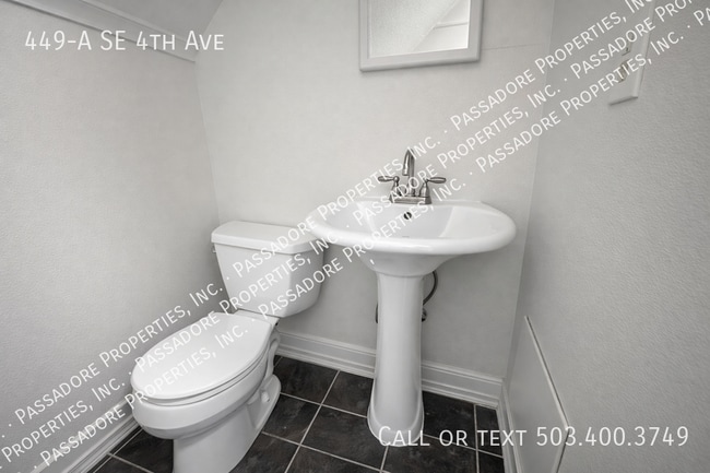 Building Photo - 449 SE 4th Ave