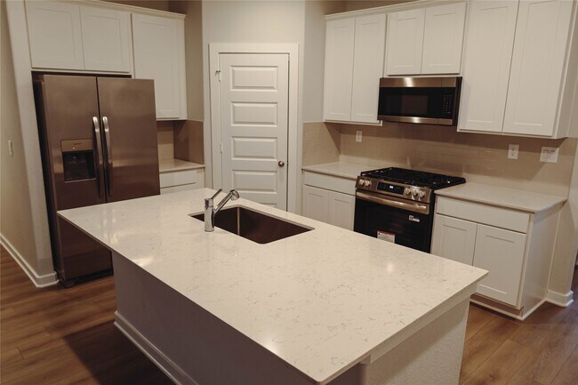 Building Photo - 8583 Blueberry Ash St