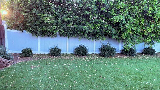 Building Photo - 5779 Enfield Ave