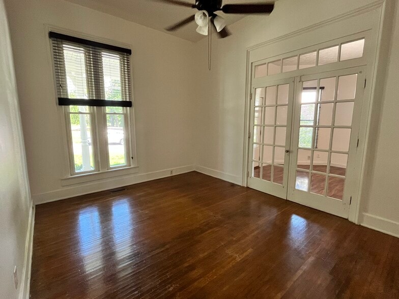 bedroom - 112 Clay St