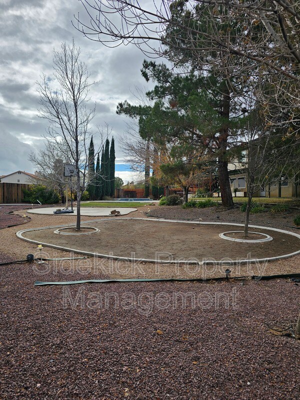 Building Photo - 15775 Cheyenne St