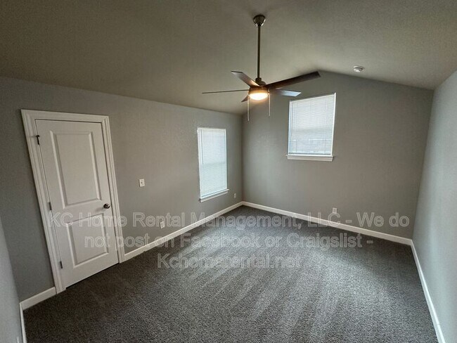 Building Photo - 10536 Kane Dr