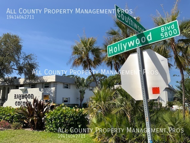 Building Photo - 5800 Hollywood Blvd