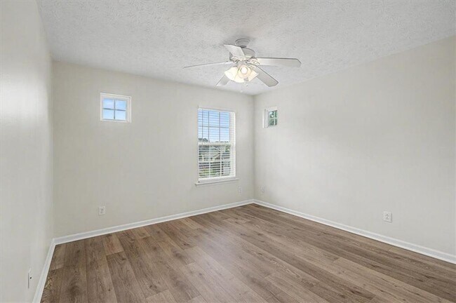 Building Photo - 980 Windcroft Cir NW