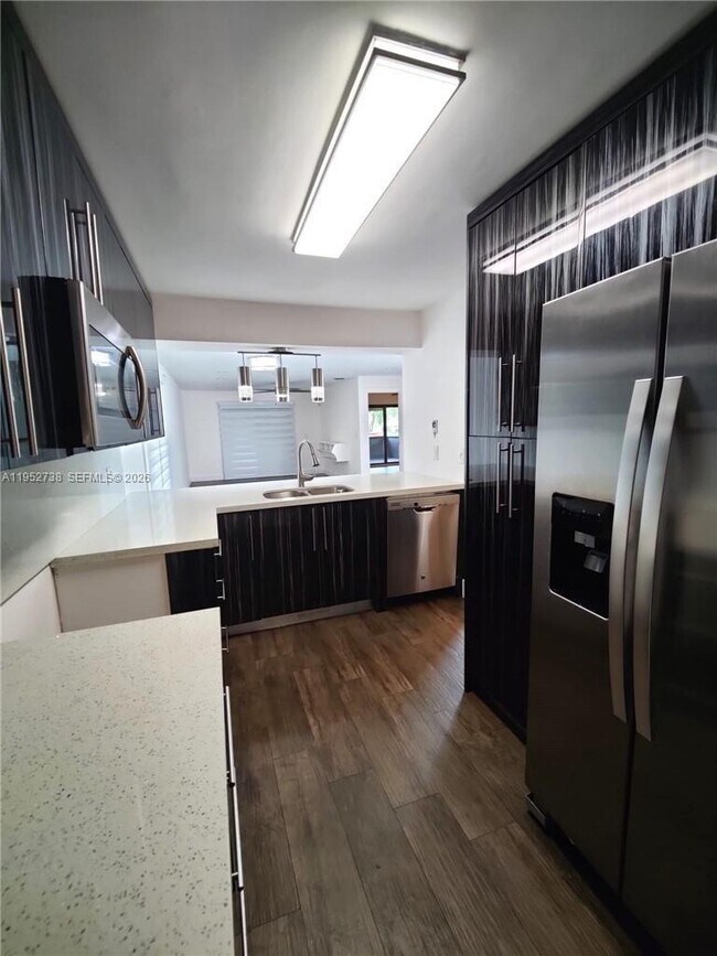 Building Photo - 5201 SW 31st Ave