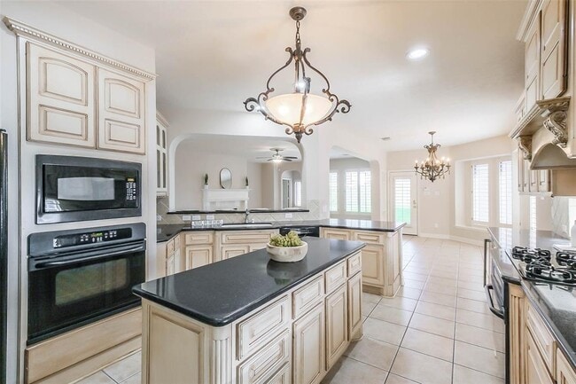 Building Photo - 12411 Santiago Cove Ln