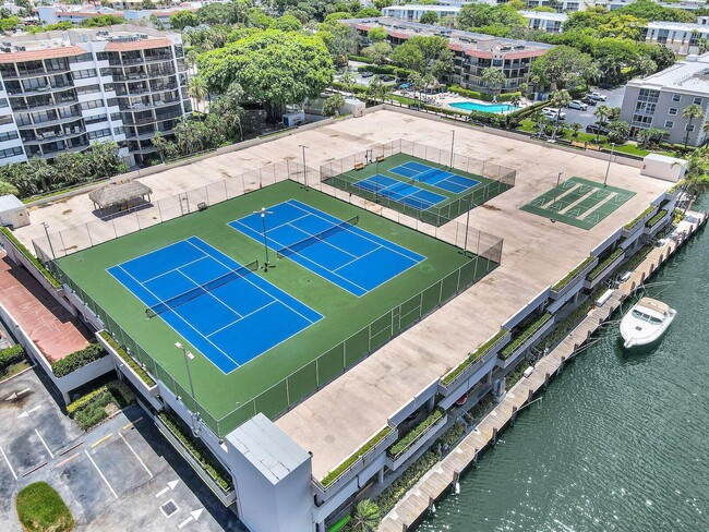 Building Photo - 859 Jeffery St