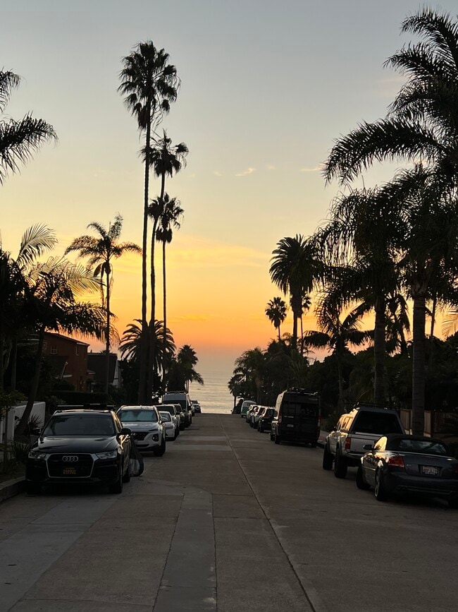Building Photo - 6626 La Jolla Blvd