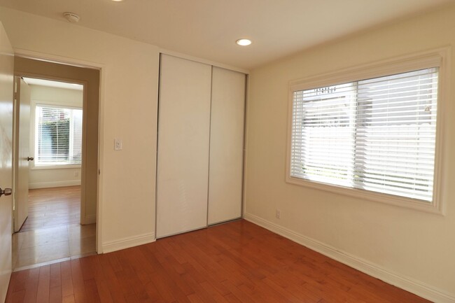 Building Photo - Gorgeous Newbury Park Family Neighborhood ...