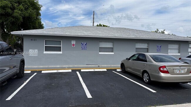 Building Photo - 4101 NW 30th Terrace