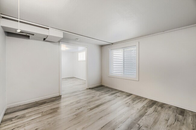 Building Photo - 4757 S Jason St