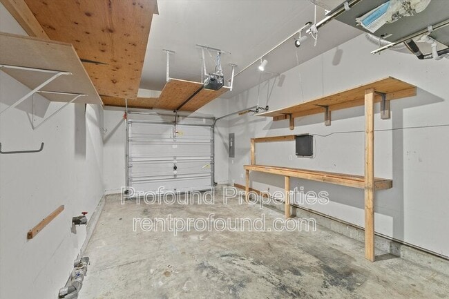 Building Photo - 17634 SW September Ln