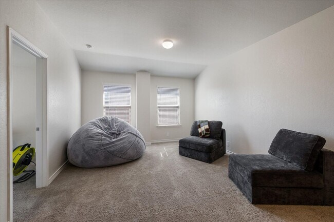 Building Photo - *MOVE IN SPECIAL: HALF OFF OF DECEMBER 2025 RENT, IF MOVED IN BY NOVEMBER 2025*