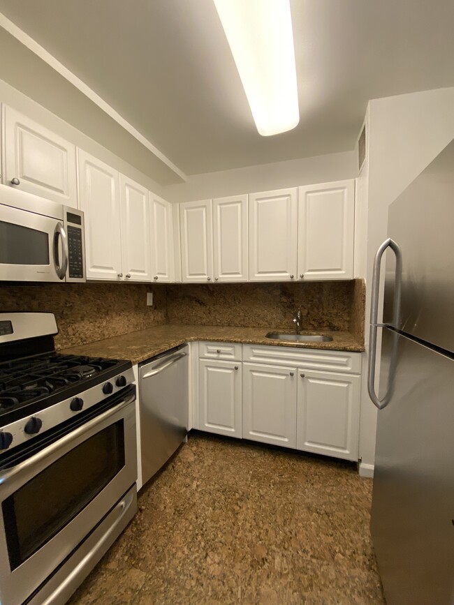 Interior Photo - Lexington Towers