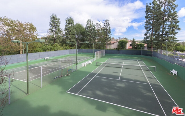 Building Photo - 10134 Baywood Ct