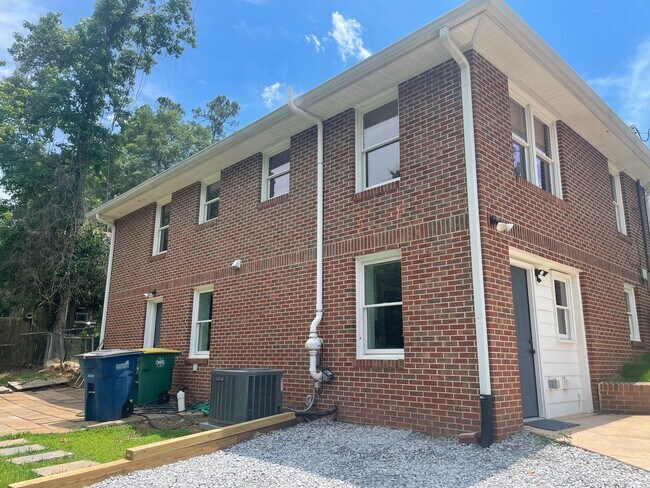 Building Photo - 165 Conrad Dr
