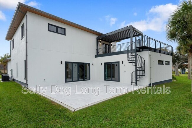 Building Photo - 3001 John Anderson Dr