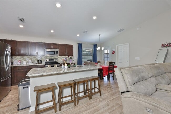 Building Photo - 252 Cascara Ln