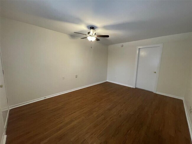 Building Photo - 3106 Duval St