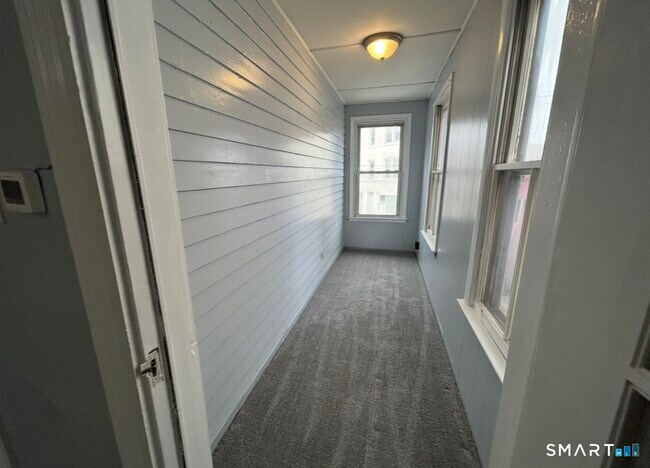 Building Photo - 17 Congress Ave