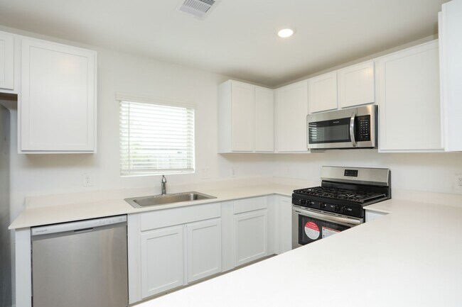 Building Photo - 2741 Cadiz Bay Dr